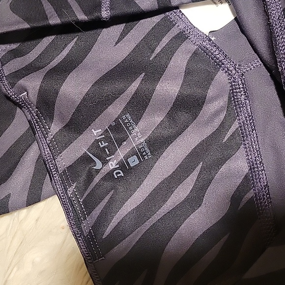 Nike tights - Picture 2 of 5